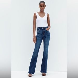 NWT High-Wasted Flare Jeans